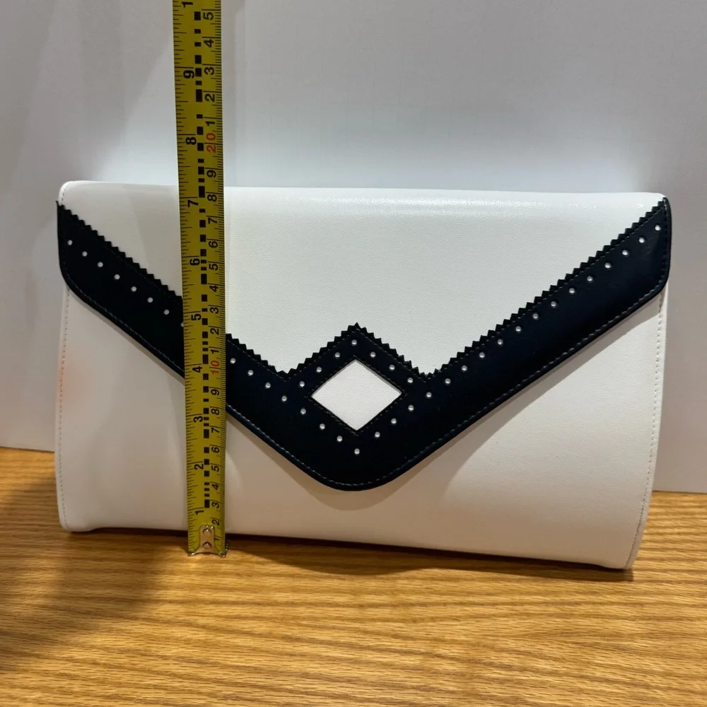 Vintage White and Navy Clutch with shoulder strap - Picture 11 of 11